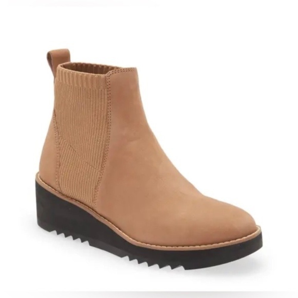 Eileen Fisher Lilou Wheat Suede Wedge Chelsea Boots Size 5.5